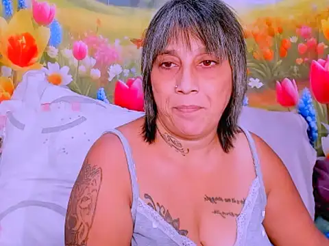 indianroxy's Live XXX Chat