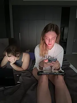 Nura_n_Sarah Webcamshow