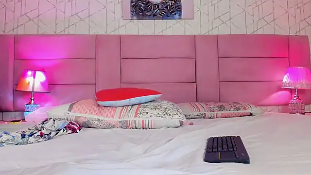 دردشة MaiaRicci الجنسية المباشرة