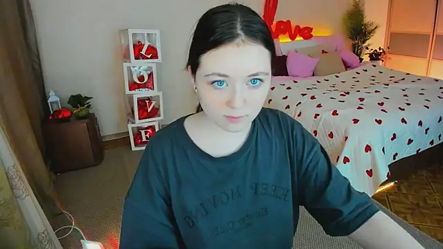 AlluringLookk 网络视讯表演