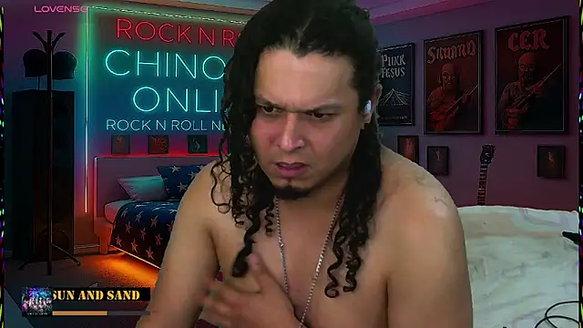 Pokazy przed kamerką – chino_roz