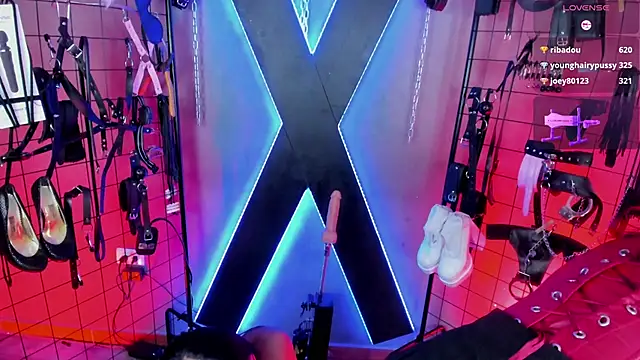 แชท XXX สดของ MissScarlet_Ela_bdsm