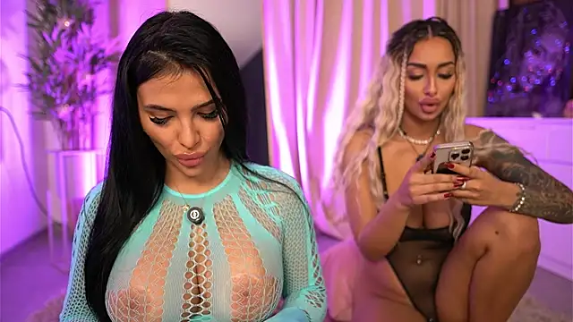 firesbomb777 Adlı Modelin Canlı XXX Sohbeti