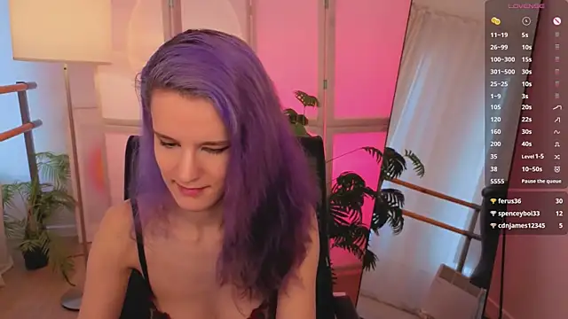 AuraLaunni Chat XXX live