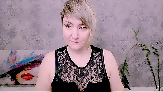 XXX chat uživo modela Djullia