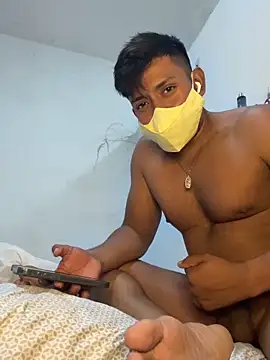 LuisSafari@xh Adlı Modelin Canlı XXX Sohbeti