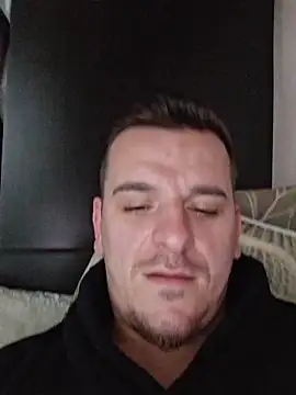 Huge_cock22cm 在線直播表演