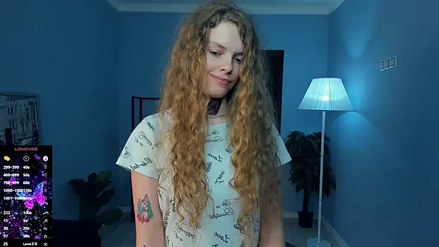 RayaNenlia 即時 XXX 聊天