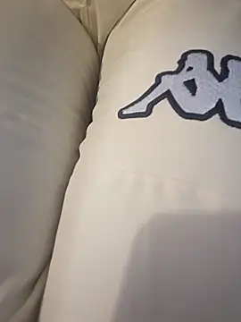 sexy7883 Adlı Modelin Canlı XXX Sohbeti