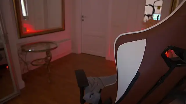 XXX chat uživo modela GentleAdellee