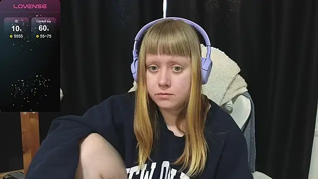 Czat XXX na żywo – June_shy0