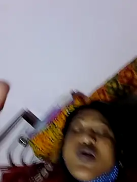 Chat XXX en directo de Cute-Swewty