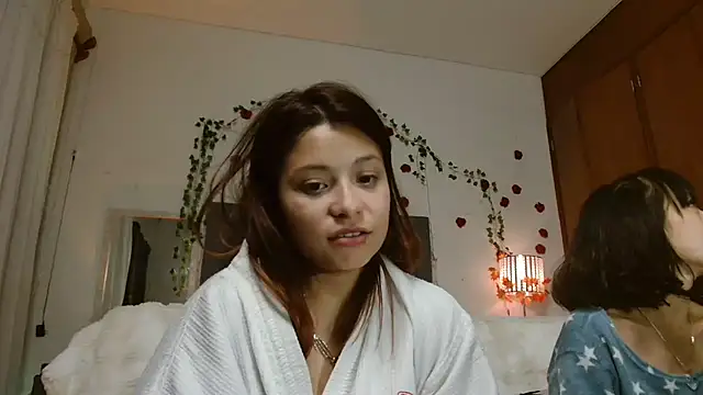 3littles' Live XXX Chat