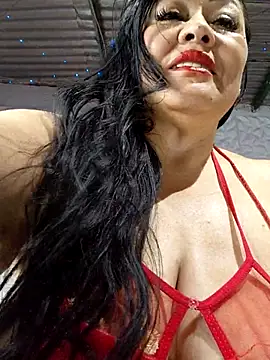 kittyhotass1 Adlı Modelin Canlı XXX Sohbeti