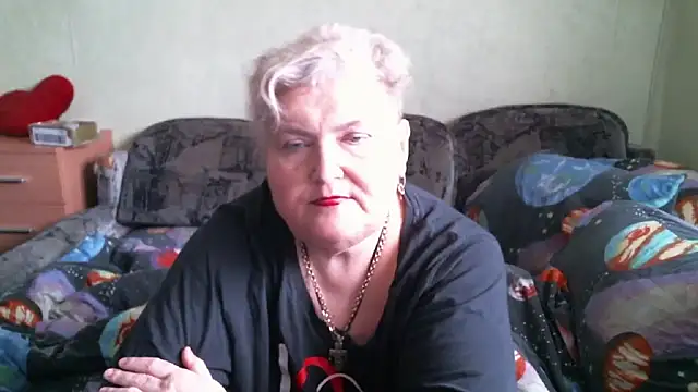 Show modela Lana555 na web-kameri