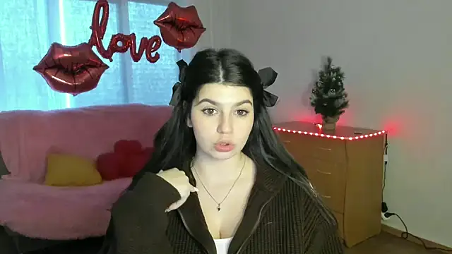 KisaModel: διαδικτυακό σόου στην κάμερα