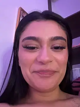 Chat +18 de Lucia_velez ao vivo