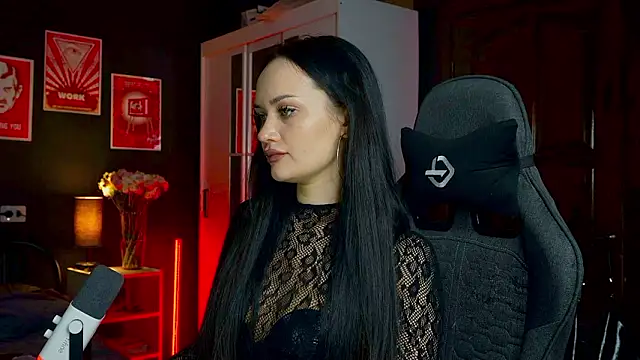 Chat +18 de QueenAliss ao vivo