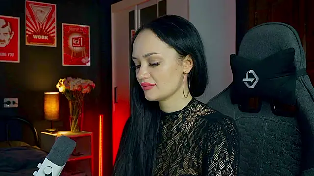 QueenAliss élő XXX-chatje