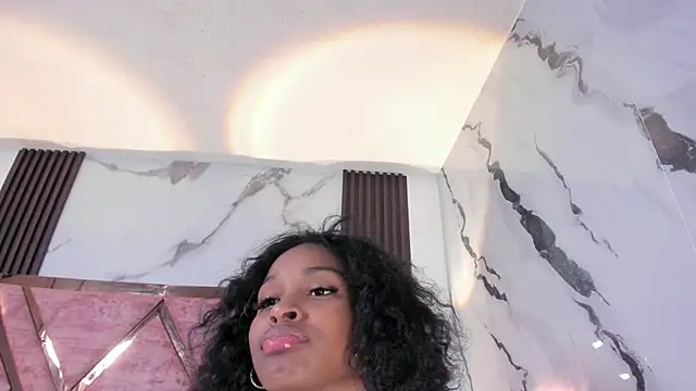 Chatroom XXX en direct de kandy_bronw