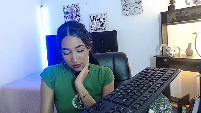 Czat XXX na żywo – lyam_ebony_