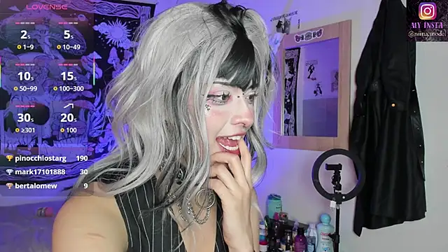 princesita_valija_'s Live XXX Chat