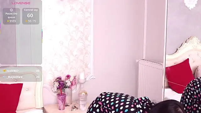 Chat +18 de HeidiLust ao vivo