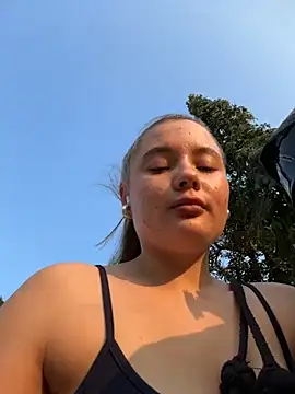 VineraSweet live XXX chat