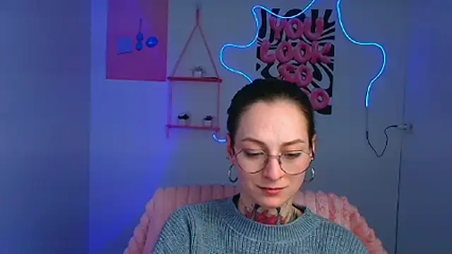 Esmi_Winter live XXX chat