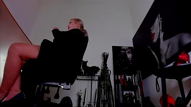 Webkamerová show MistressDemi