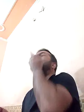 fuckathome23 élő XXX-chatje