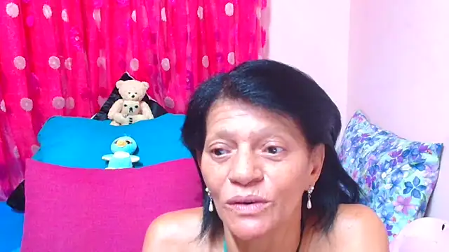 SLUTTYROXY: онлайн-секс-чат