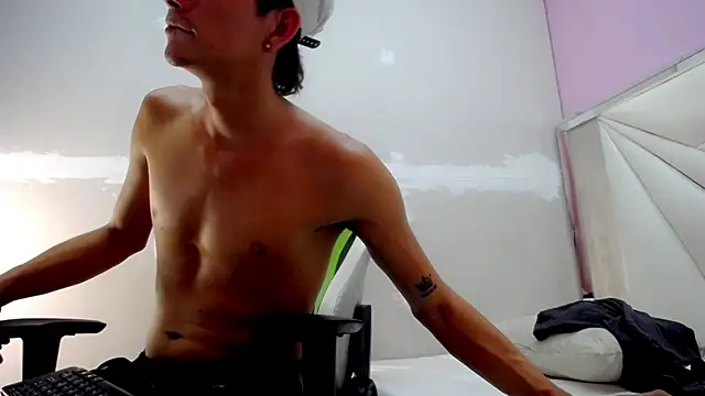 Dylan_awa Show in webcam