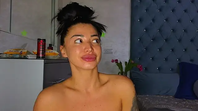 Theowonder: απευθείας συνομιλία ΧΧΧ