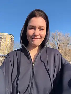 KikiWatson Adlı Modelin Canlı XXX Sohbeti