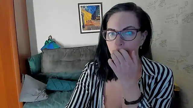 Roxy_doll Adlı Modelin Canlı XXX Sohbeti