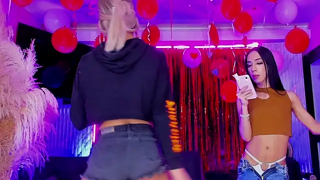 Queens_Wonders_BlondersのライブXXXチャット