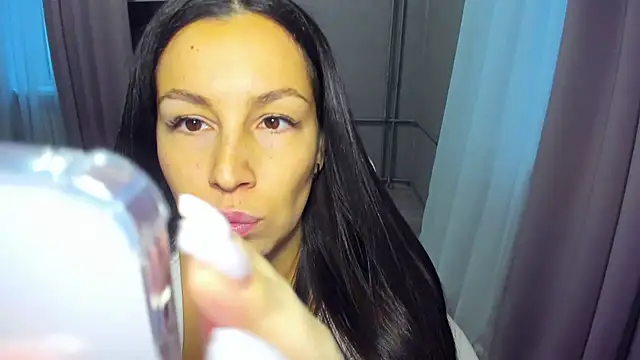 AvisFlowers élő XXX-chatje