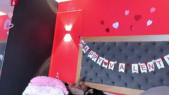 YayaHilton Live XXX-Chat