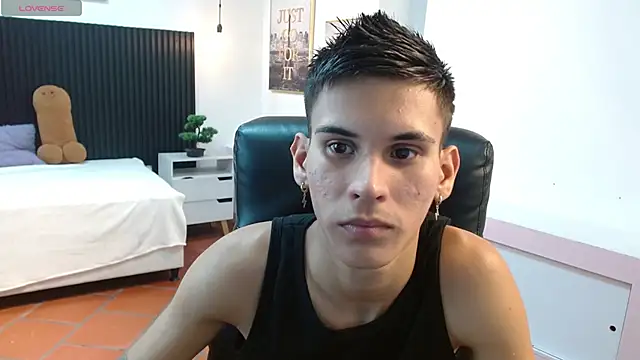 paullcb Chat XXX in diretta