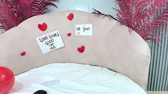 EmmaLebrun 现场XXX聊天