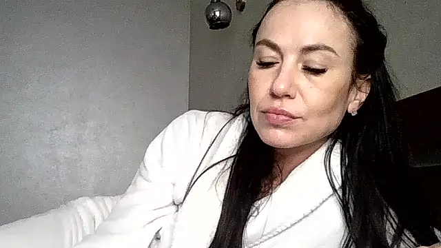 JulianaGold1のライブXXXチャット