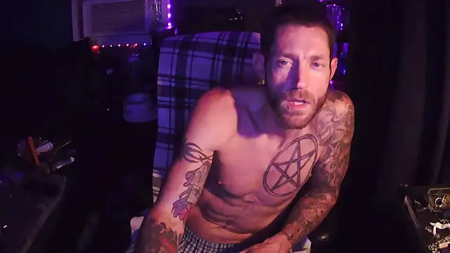 Pokazy przed kamerką – KingCole2390