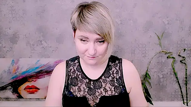 Djullia's Live XXX Chat