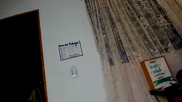 Amelie_hills02's Live XXX Chat