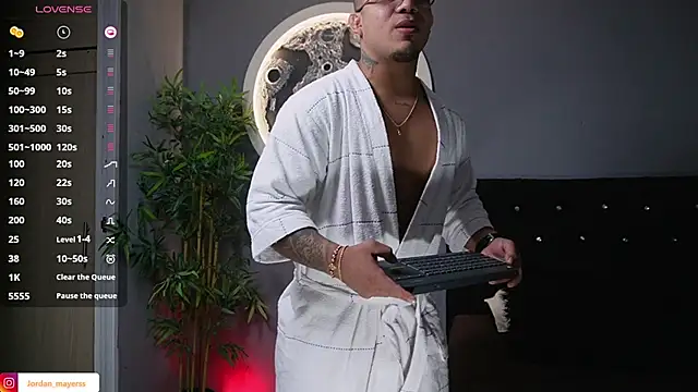 jordan_mayers02's Webcam Show