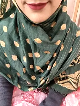 Indian-Aleena Chat XXX in diretta