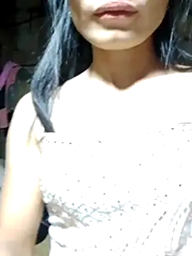 doggy-00: διαδικτυακό σόου στην κάμερα