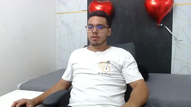 Chat +18 de Trevor_Ash ao vivo