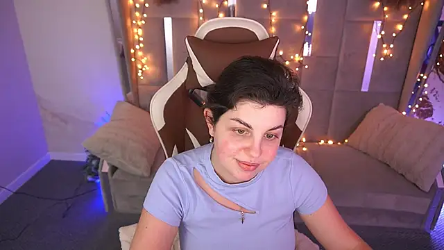 MirandaWong Adlı Modelin Canlı XXX Sohbeti